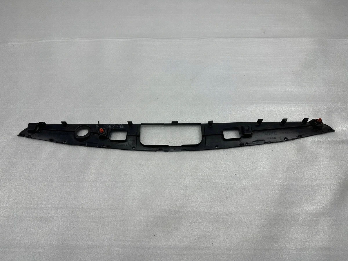Listón luz matrícula Mercedes C W205 A2057400500 image 6