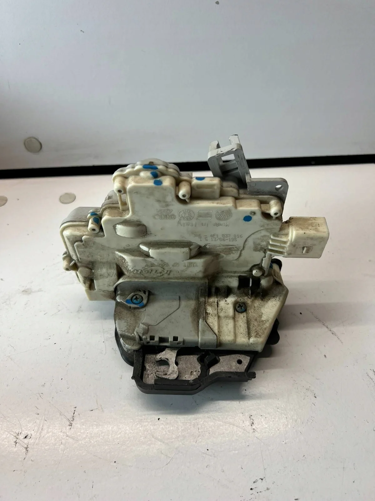 Slot vooraan rechts Audi A6 C6 4F1837016