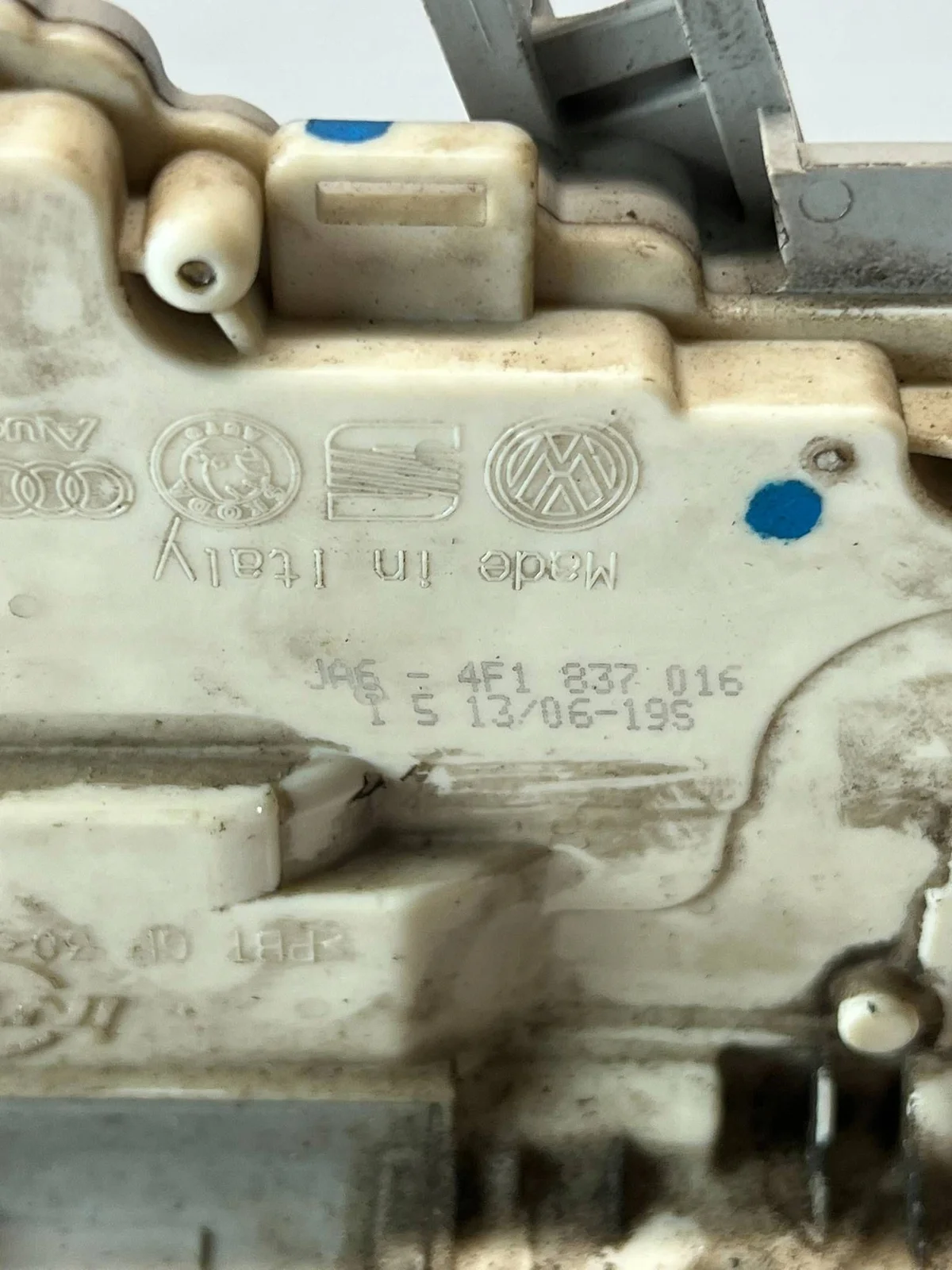 Slot vooraan rechts Audi A6 C6 4F1837016 image 3