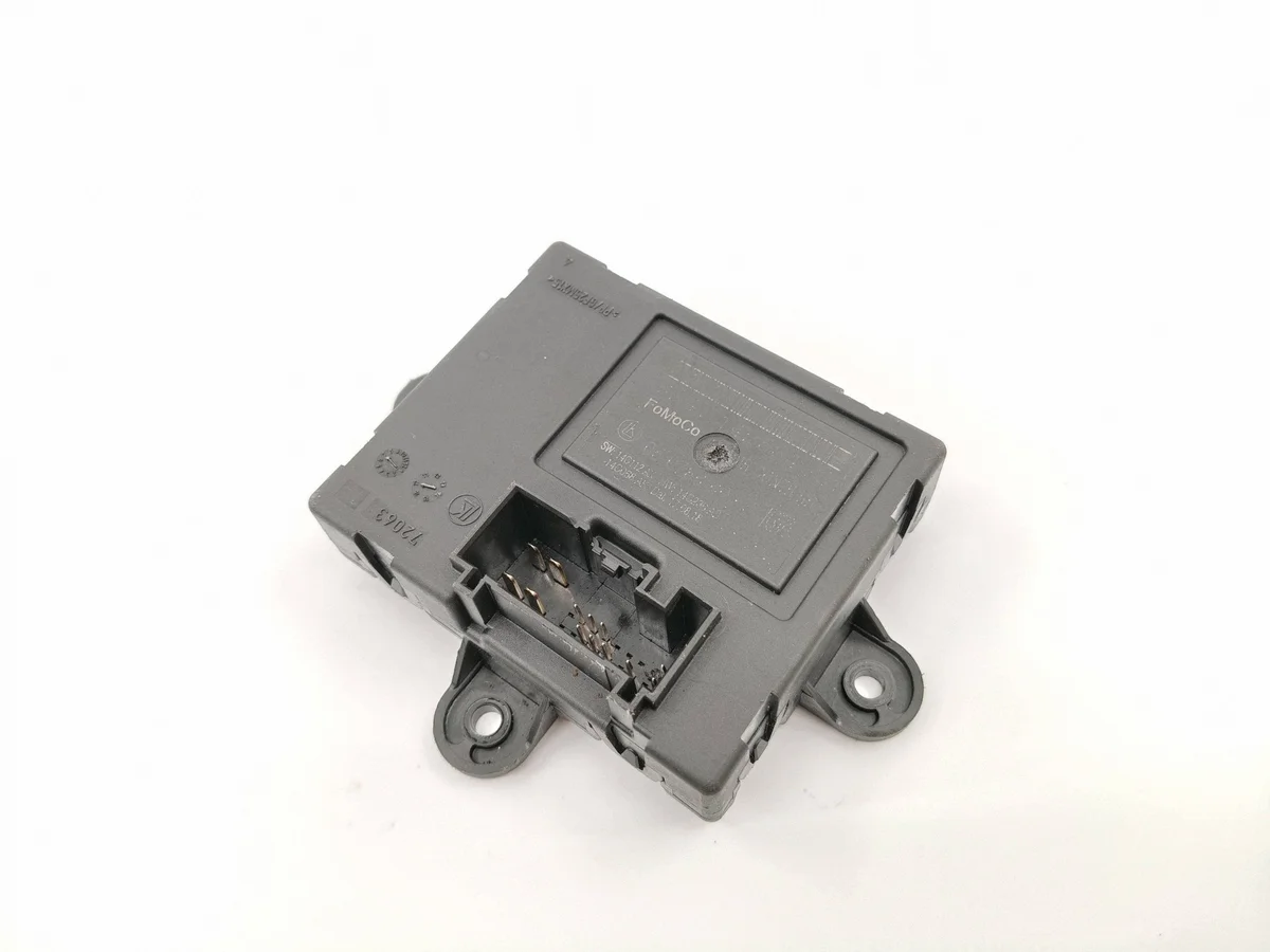 Oikea etuoven moduuli Ford Focus Mk2 CC