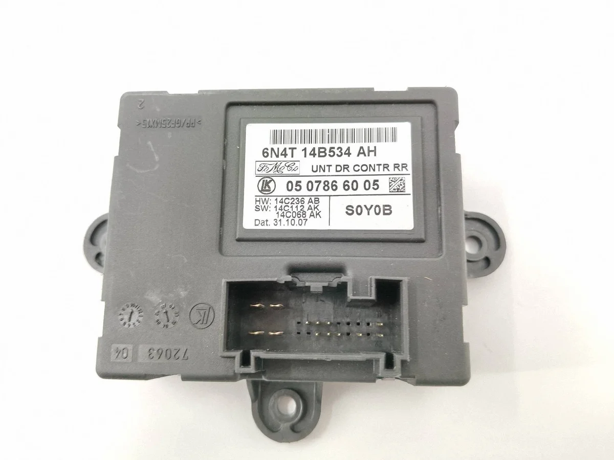 Ford Focus Mk2 CC etuoven moduuli image 3