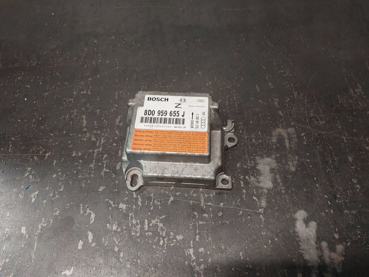 Audi A4 B5 Airbag Control Module 8D0959655J