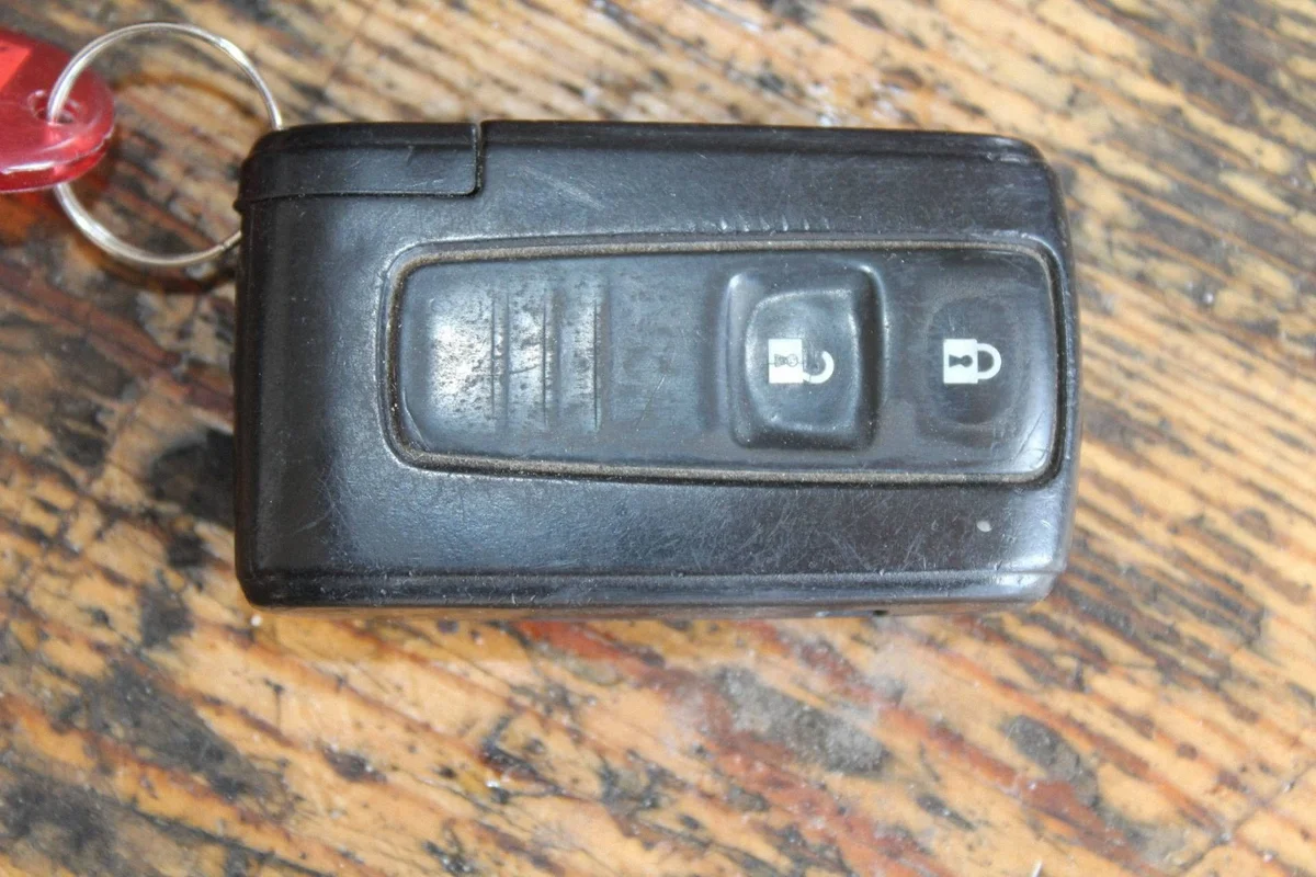 Avain Toyota Corolla Verso II BGK3456