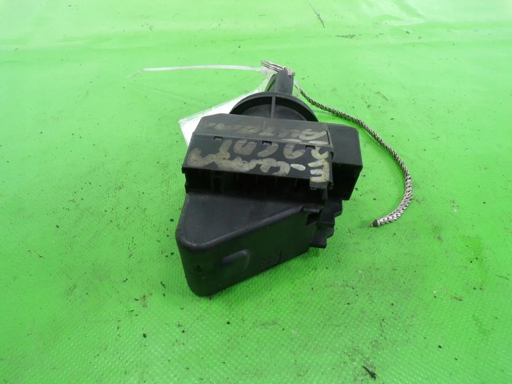 Mercedes W210 Ignition Switch F-389429- image 3