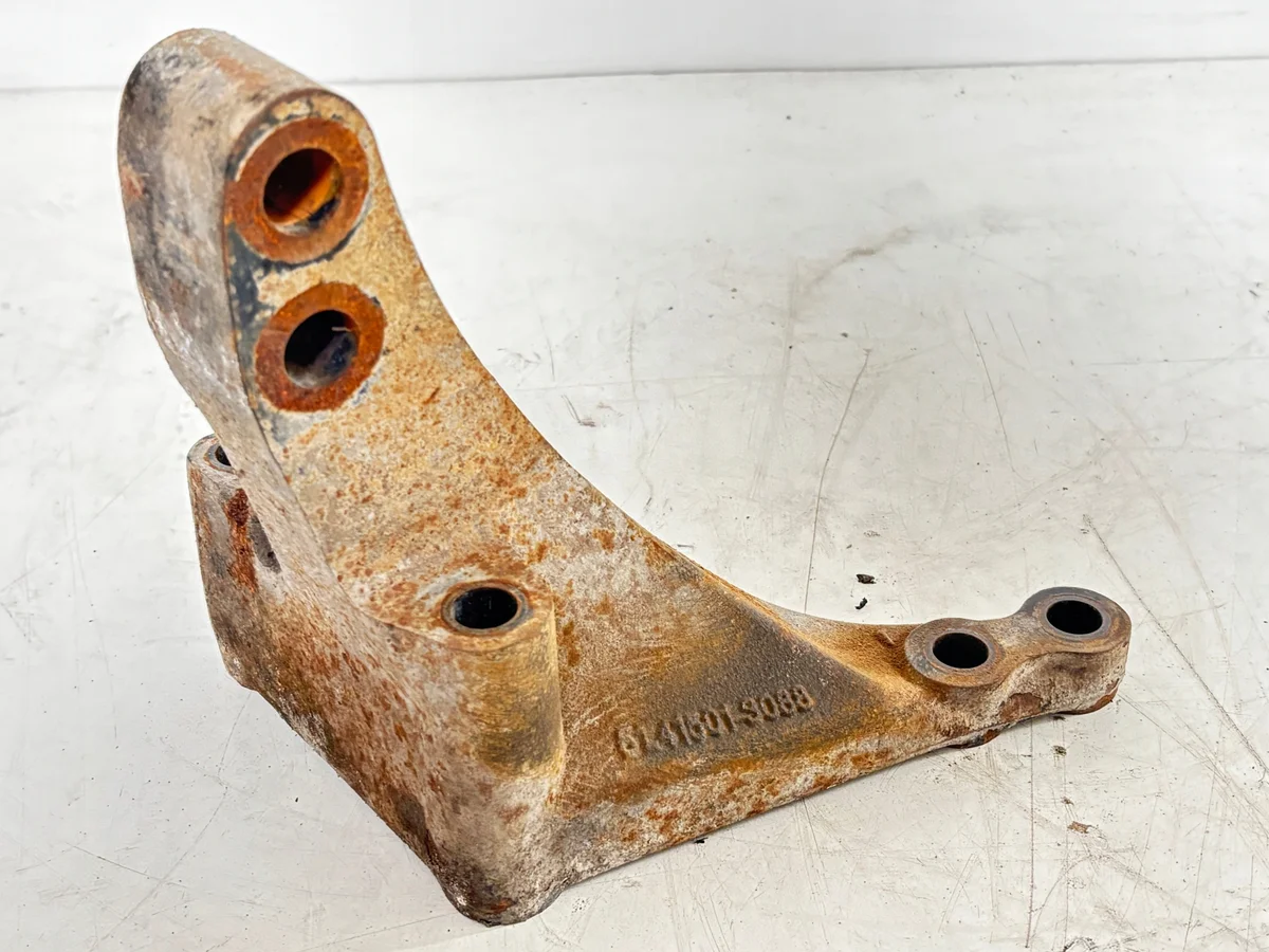 MAN Motorfäste, höger bak 51.41501-3088