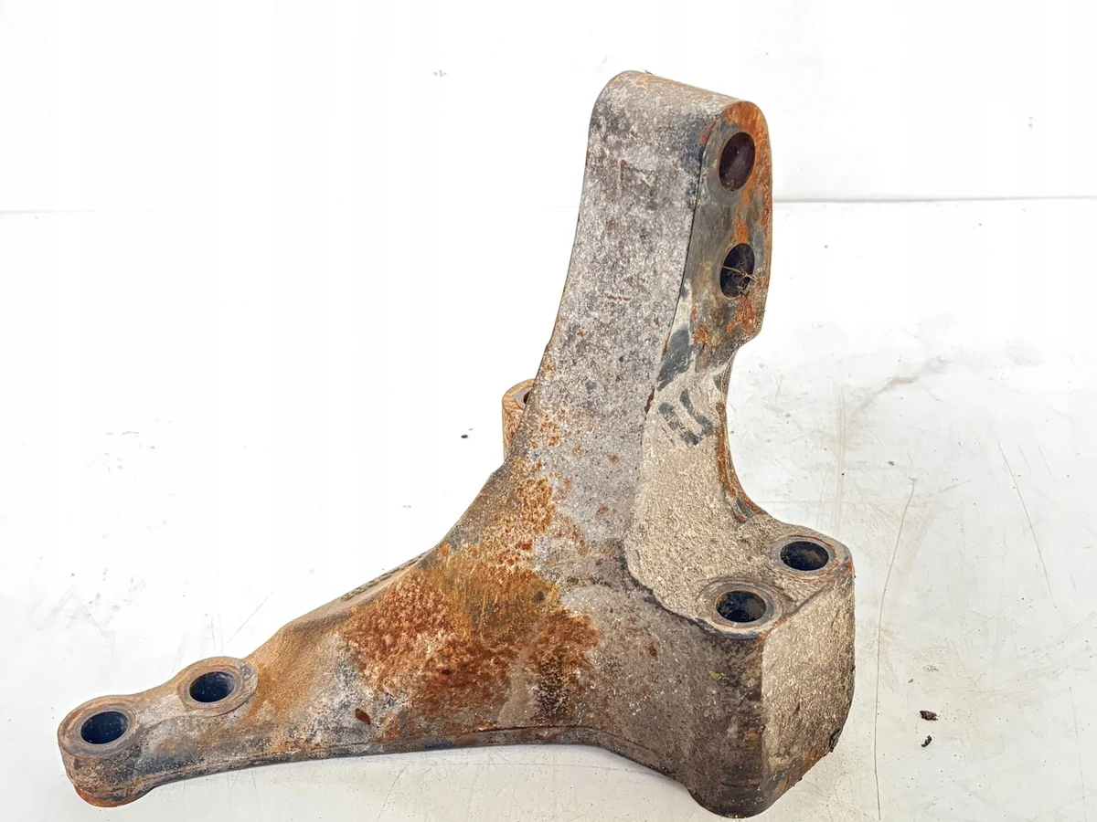 MAN Engine Bracket, Right Rear image 3