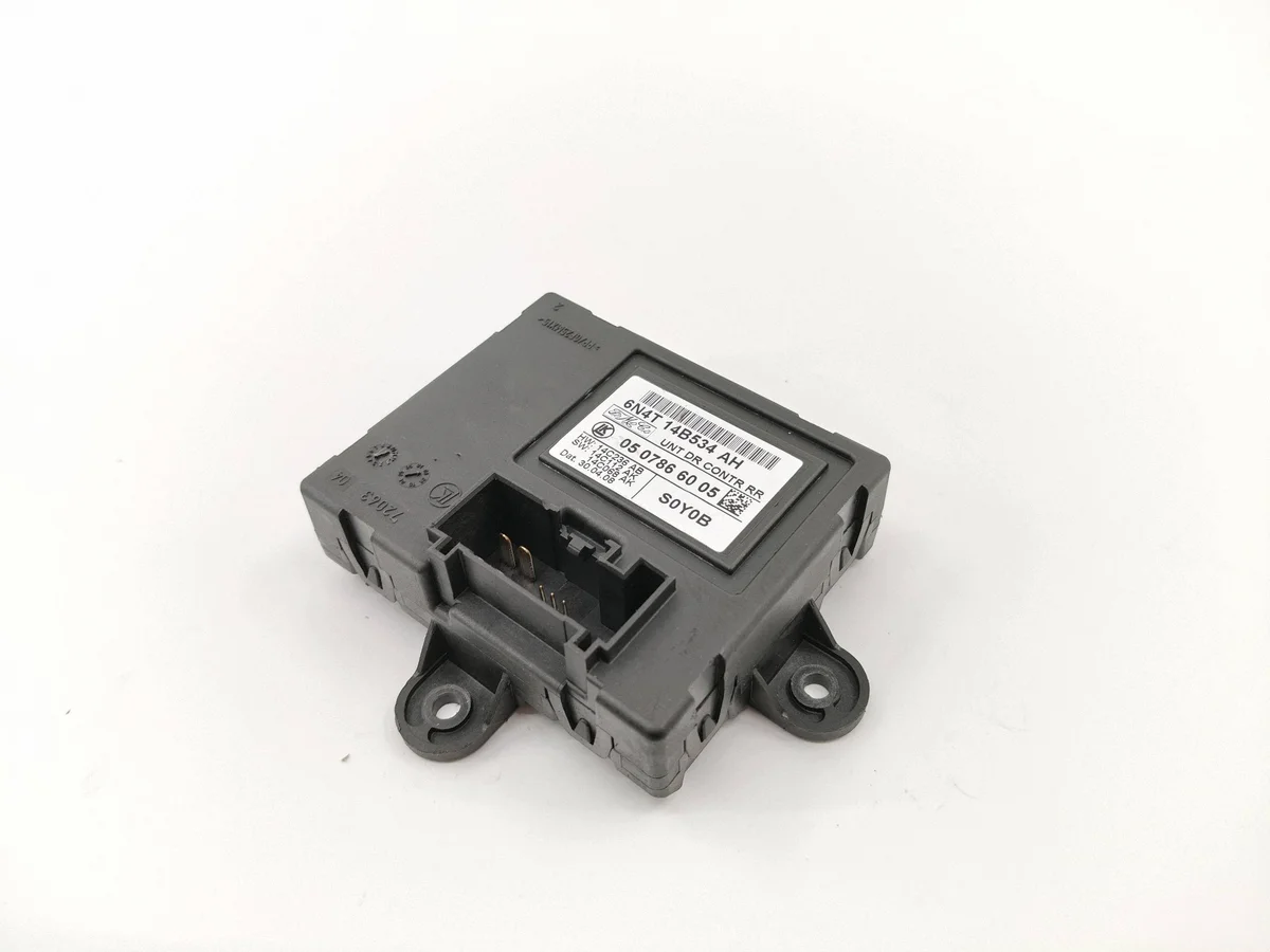 Oikea etuoven moduuli Ford Focus MK2 CC