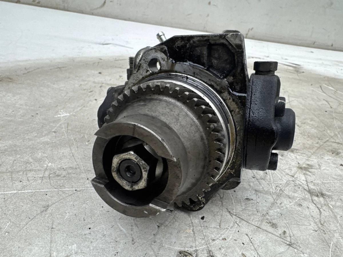 Pompa alta pressione Mitsubishi 1460A096 Usata image 3