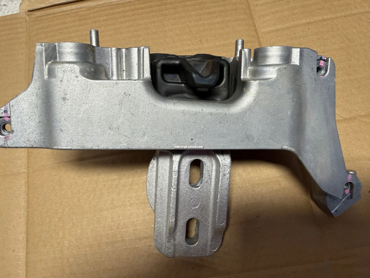 Engine Mount Left for Citroen Peugeot 9824312980 image 4