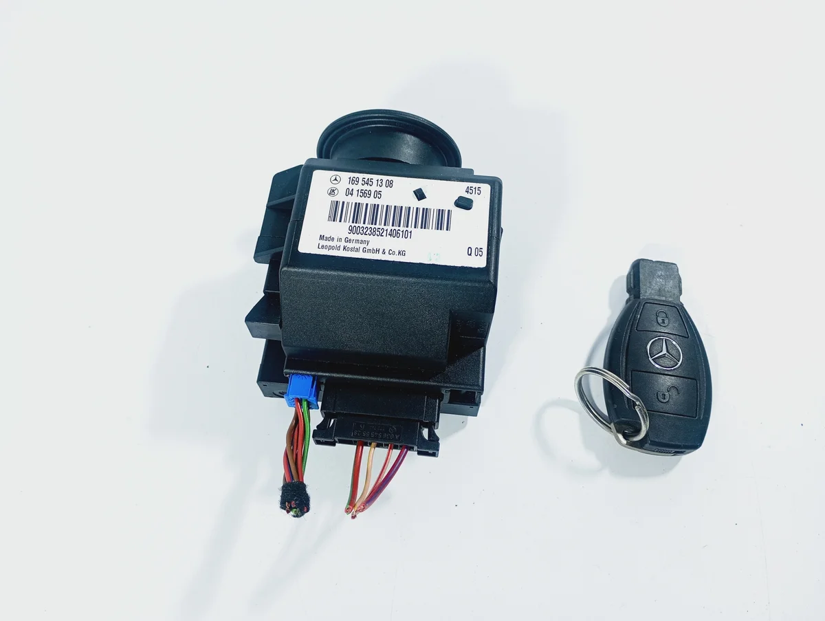 Ignition Switch w/ Key OE M1S63 MAR 00032243 image 4