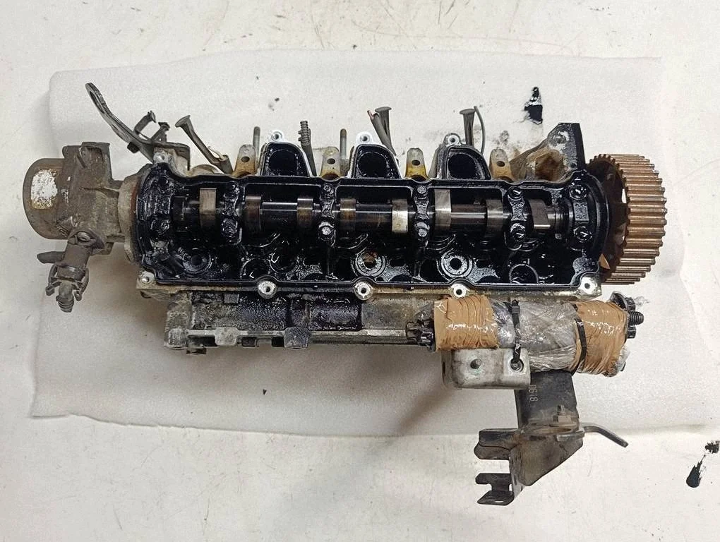 Renault Captur 1.5 dCi Cabeça Motor Usada