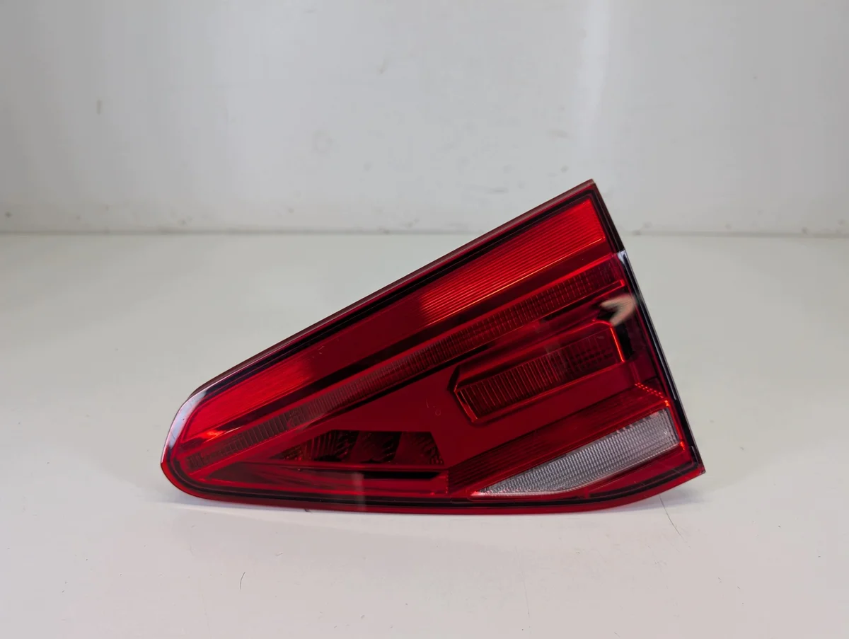 VW Touran II Tail Light Right 5TA945094D