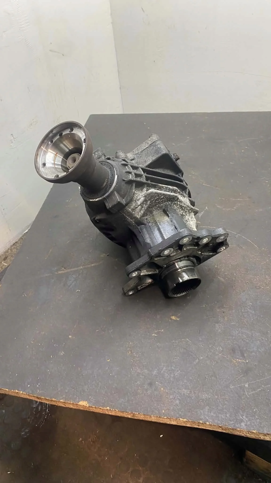 Volvo XC90 Angle Drive Gearbox P31256171 image 3