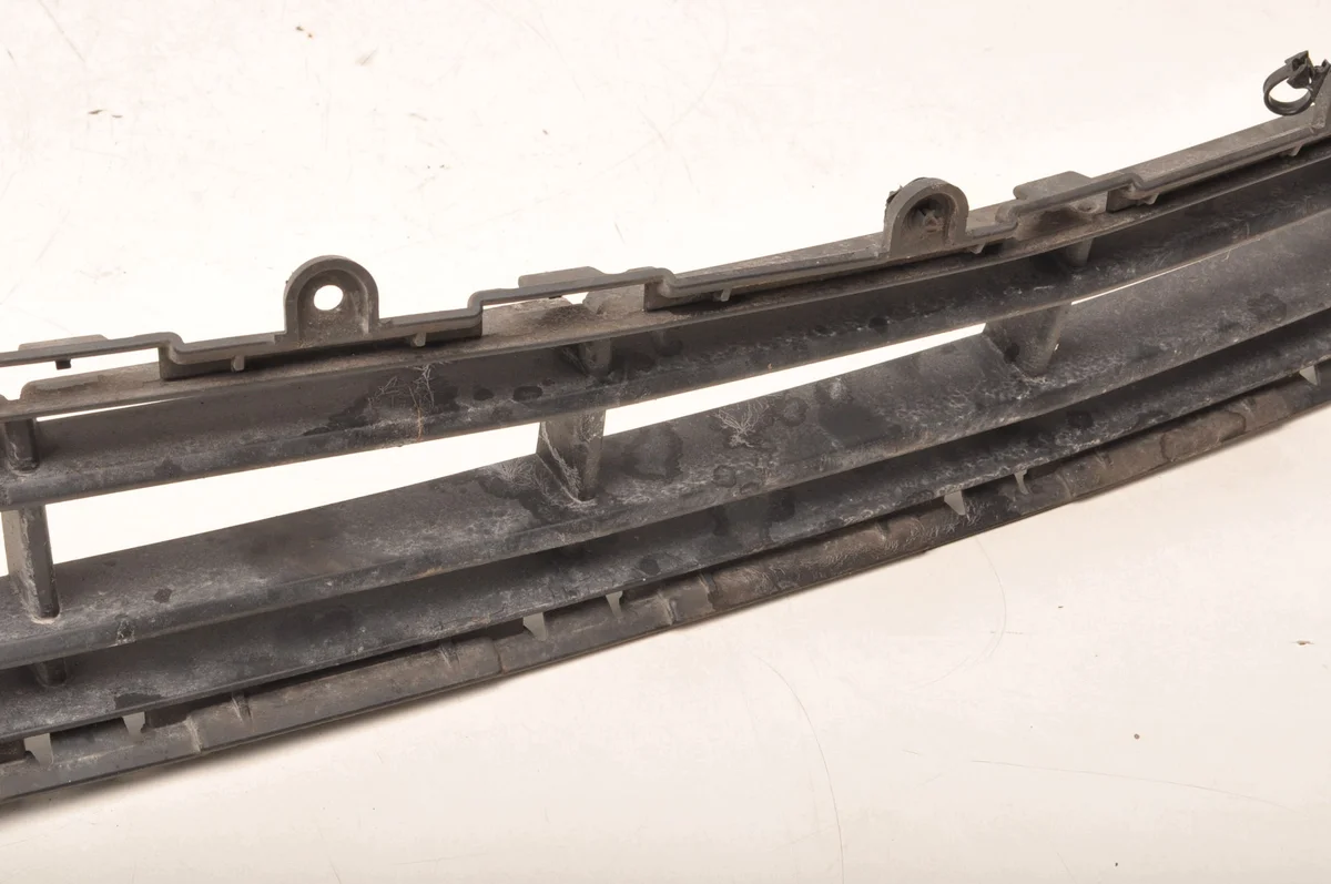 Volvo XC40 II Front Bumper Grille 31449342 image 5