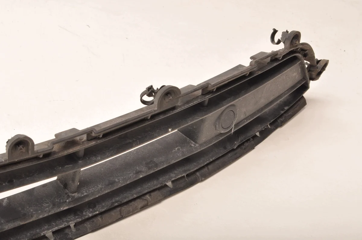 Volvo XC40 II Front Bumper Grille 31449342 image 6