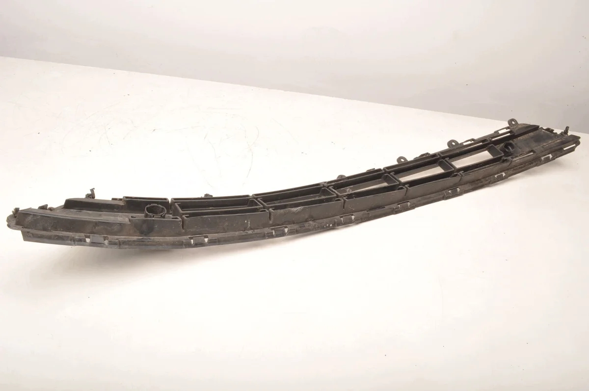 Volvo XC40 II Front Bumper Grille 31449342 image 9