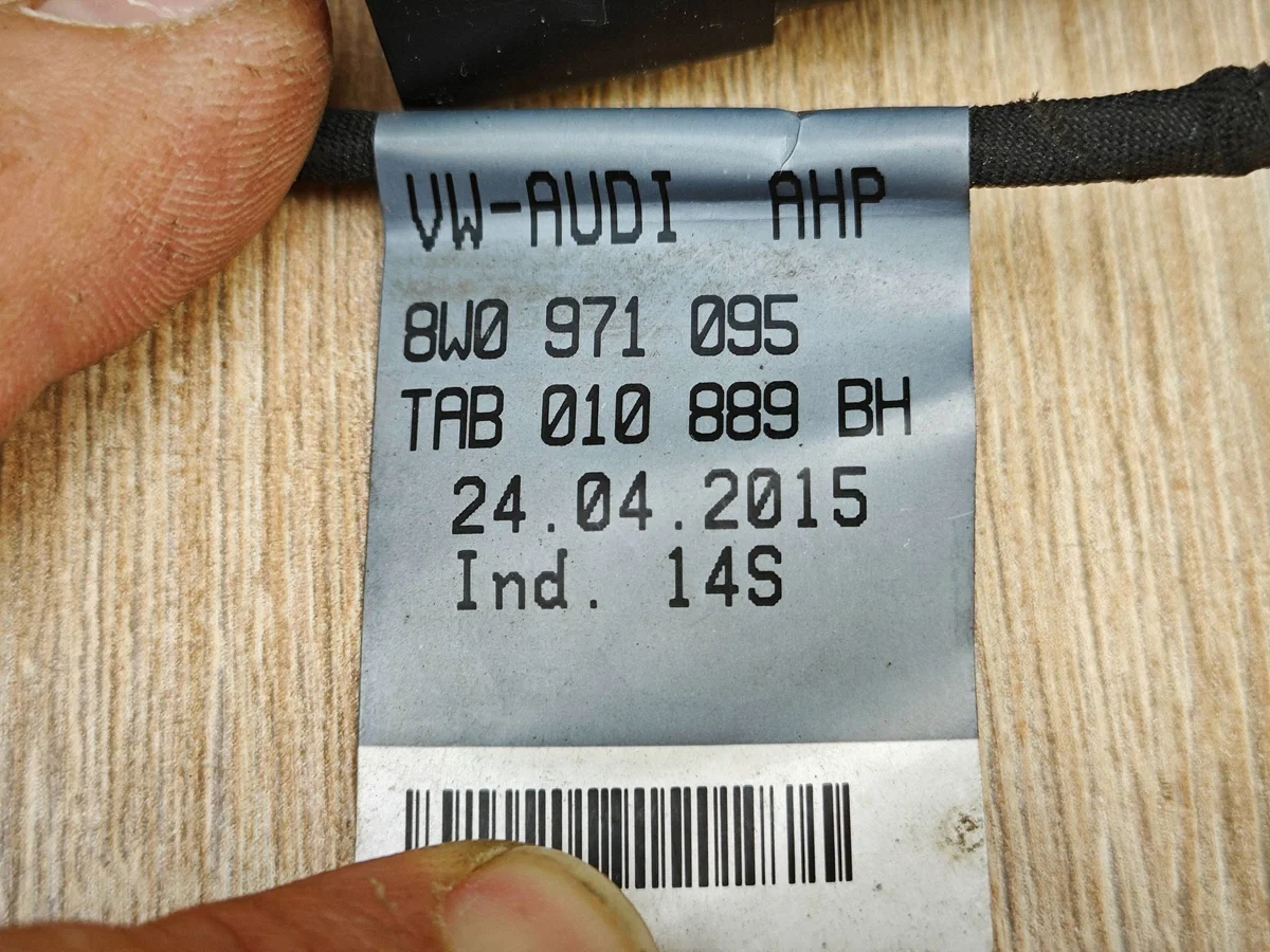 Pysäköintitutkan johtosarja Audi A4 B9 8W0971095 image 8