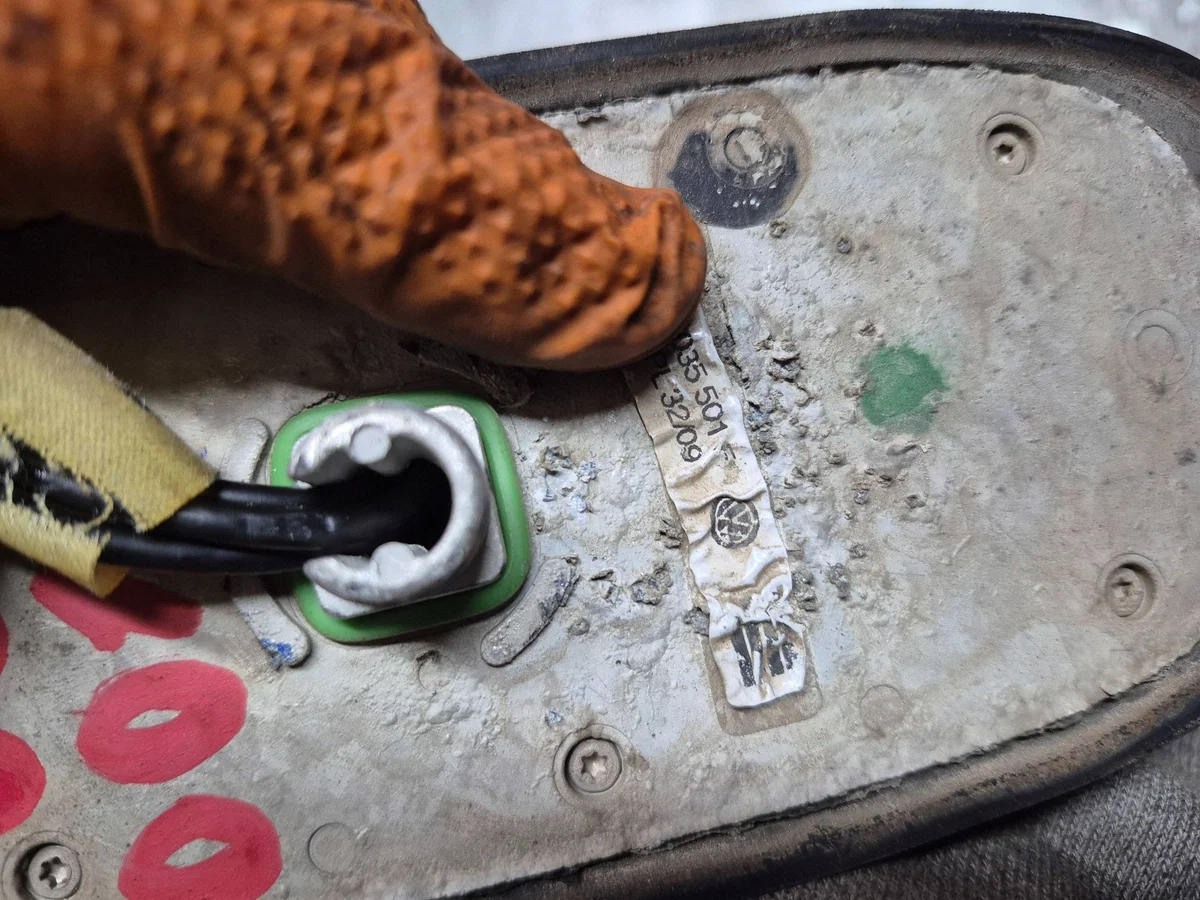 2011 Skoda Octavia Mk2 GPS Antenn (hajfena)