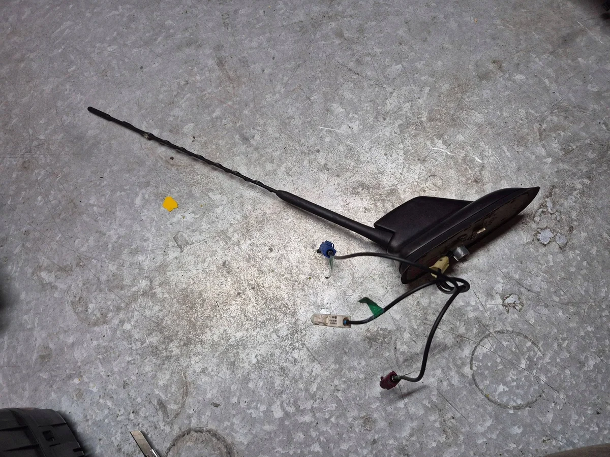 Antena GPS Skoda Octavia Mk2 (1Z) 1Z0035501