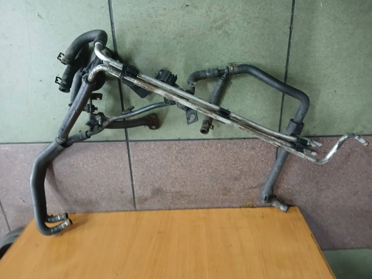 Polttoaineputki VW Passat B6 2.0 TDI 03G