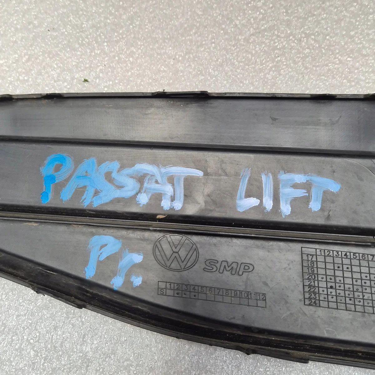 VW Passat B8 LIFT 3G Gitter Stoßfänger Rechts image 8