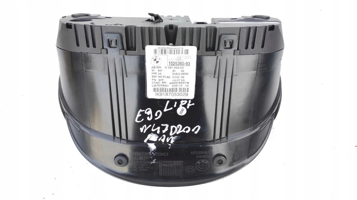 BMW 3 E90 E91 320i Instrument Cluster image 3