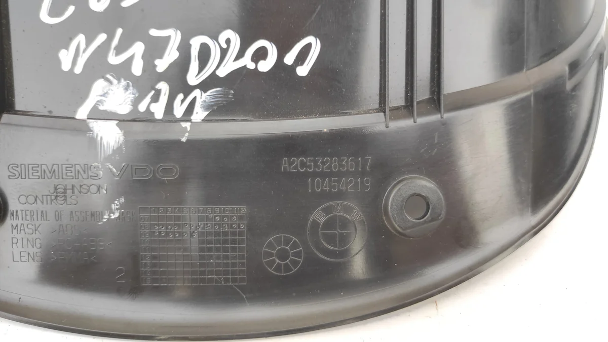 BMW 3 E90 E91 320i Instrument Cluster image 5