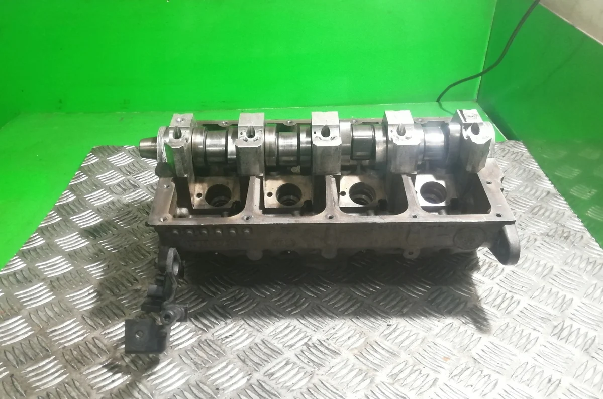 Zylinderkopf VW Passat B6 038103373R gebraucht