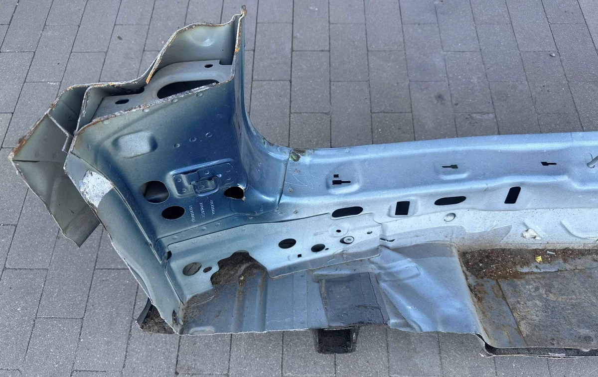VW Tiguan Allspace bakre förstärkning HEM6309 image 7
