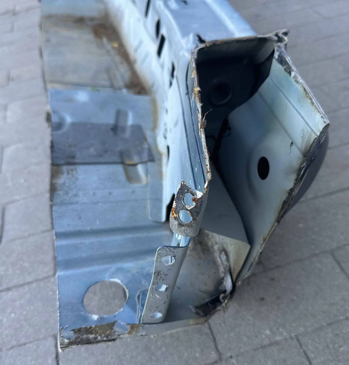 VW Tiguan Allspace bakre förstärkning HEM6309 image 10