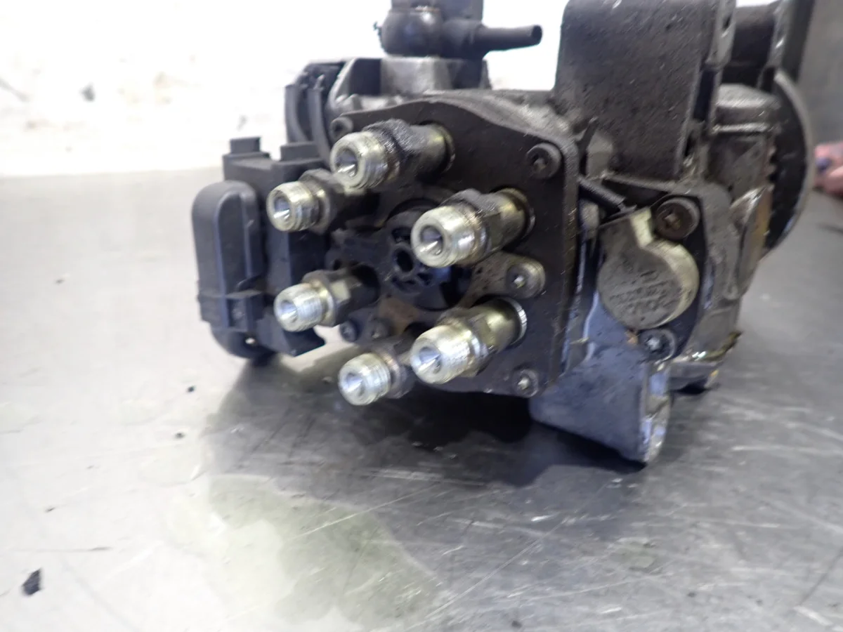 Audi 059130106DX Fuel Injection Pump - Used image 8