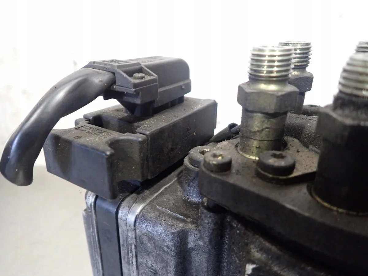 Audi 059130106DX Fuel Injection Pump - Used image 9