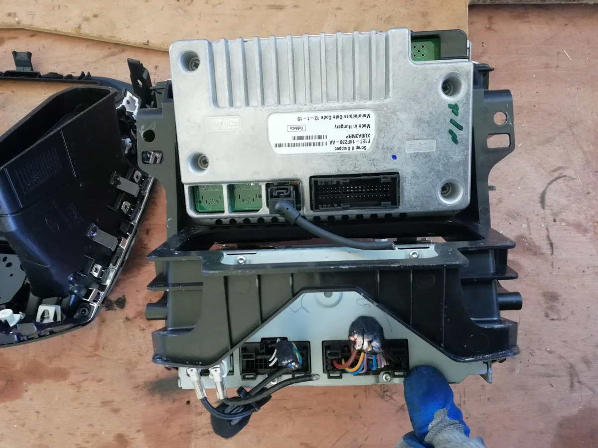 Ford Focus Mk3 Radio Navigation Touch Panel image 3