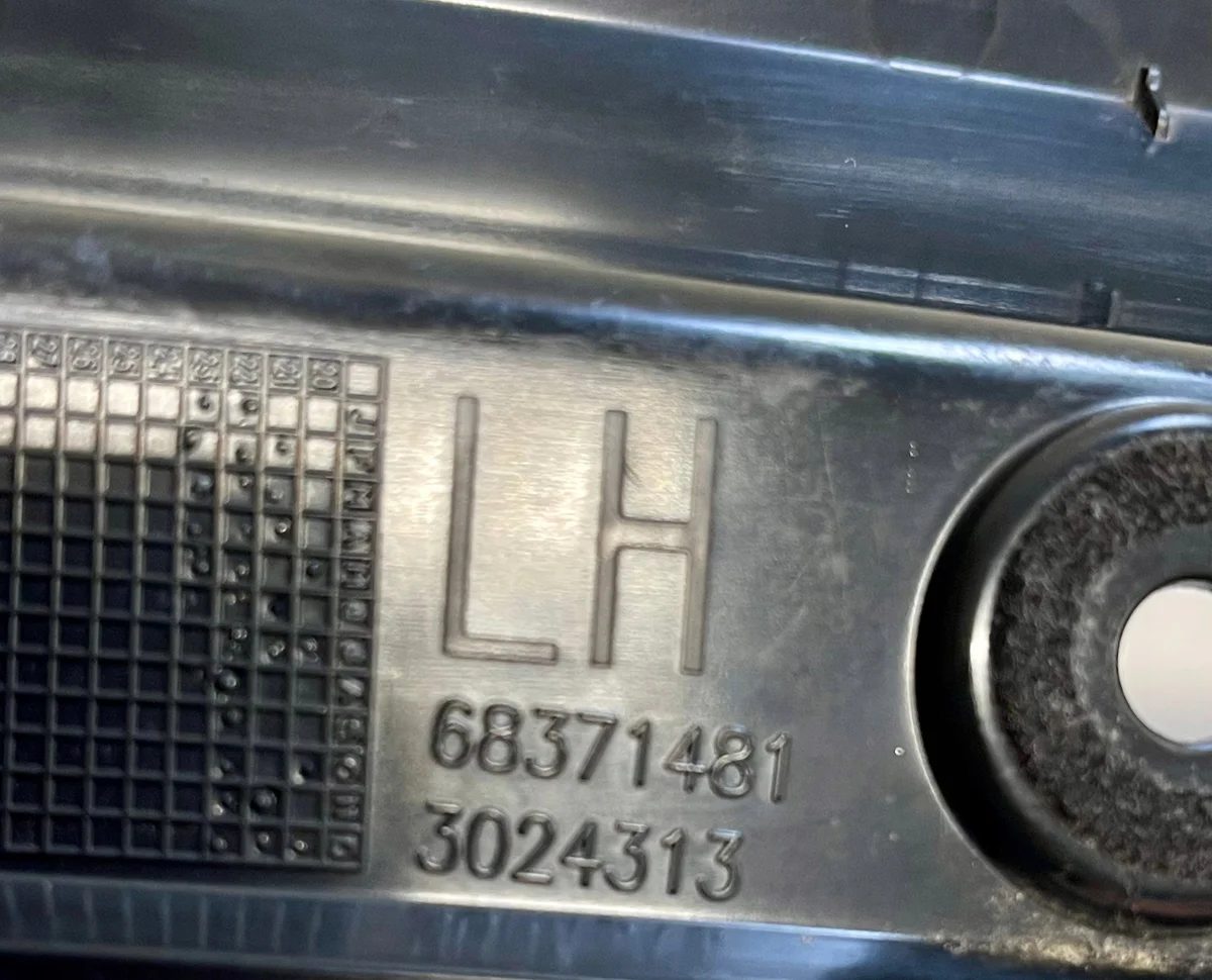 Jeep Grand Cherokee WL 2022 Heckklappenleiste Links image 3