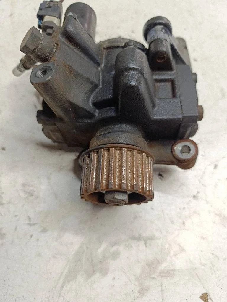 Renault Captur 1.5 dCi Injectiepomp 8201100115 image 3