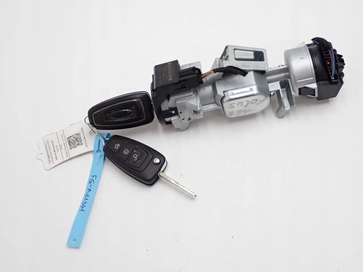 Ford Focus III MK3 sytytyslukko avaimilla