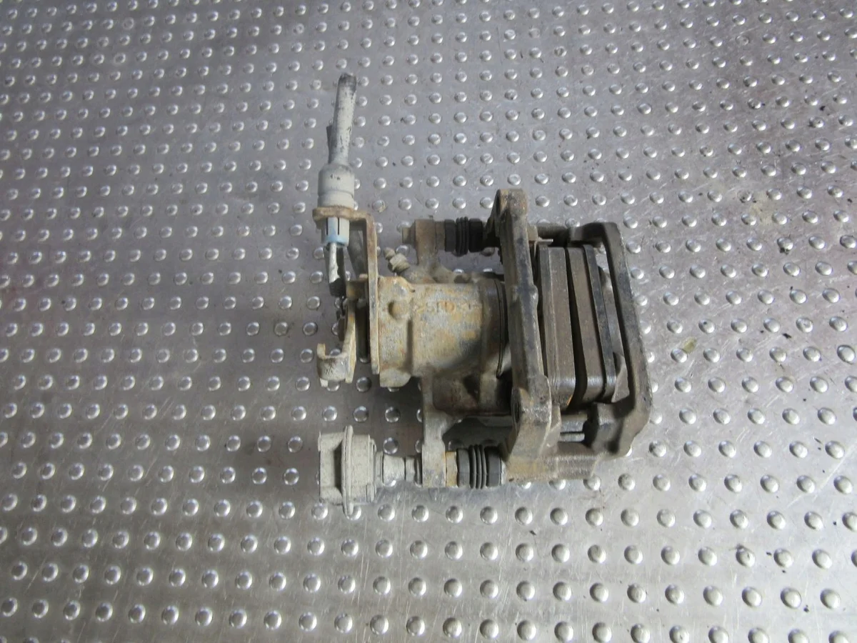 Bromsok bak Chevrolet Volt Opel Ampera image 3