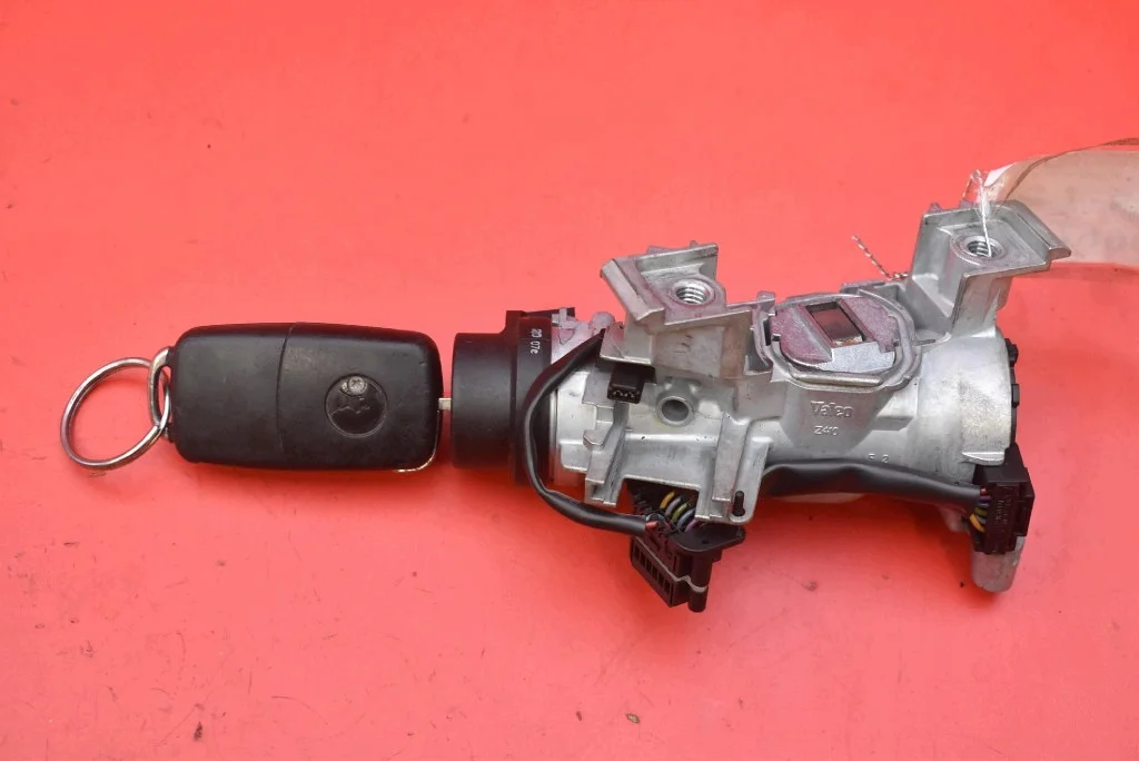 Cilindro de Ignição VW Jetta 1K0905851B Usado