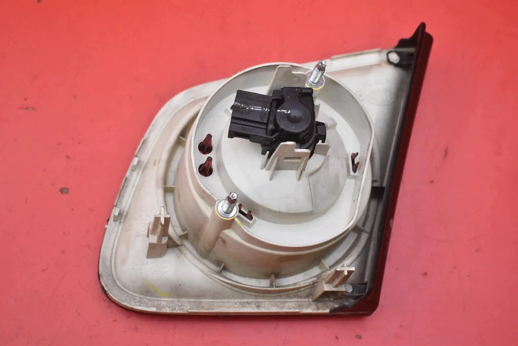 Lampada posteriore sinistra VW Jetta 5 (1K5945093)