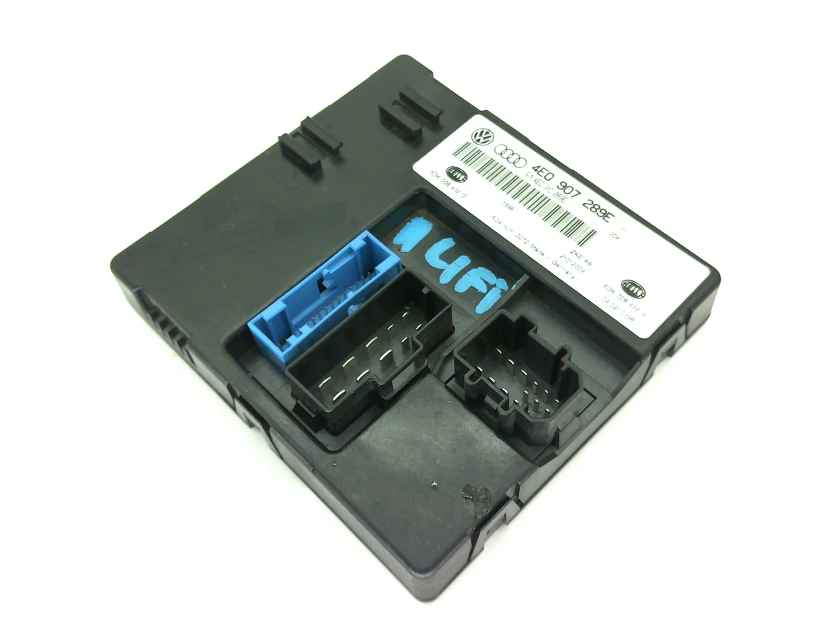 Módulo Confort Audi A8 D3 4E0907289EX Usado
