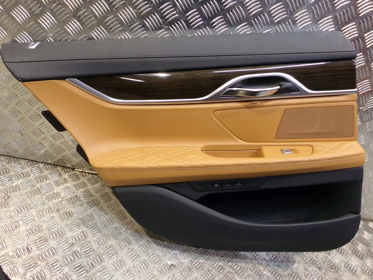 Forro Porta Traseira Esquerda BMW 7 G11 Nappa