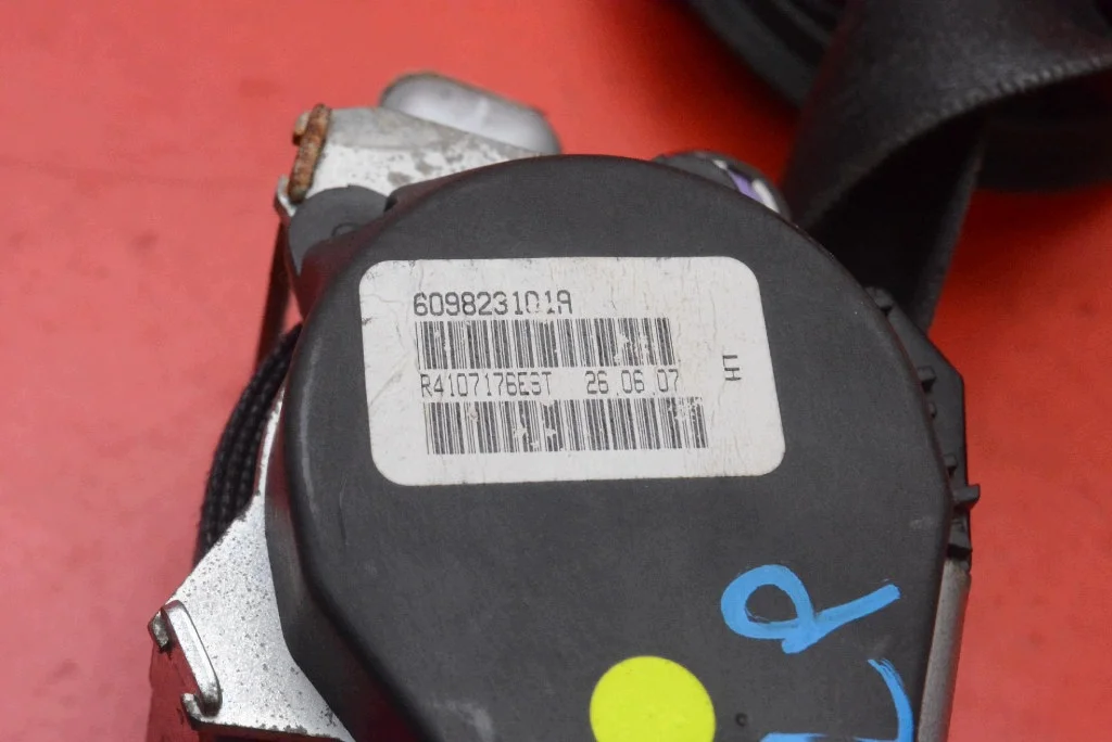Sicherheitsgurt Vorne Links VW Jetta 5 1K4857705AC image 9
