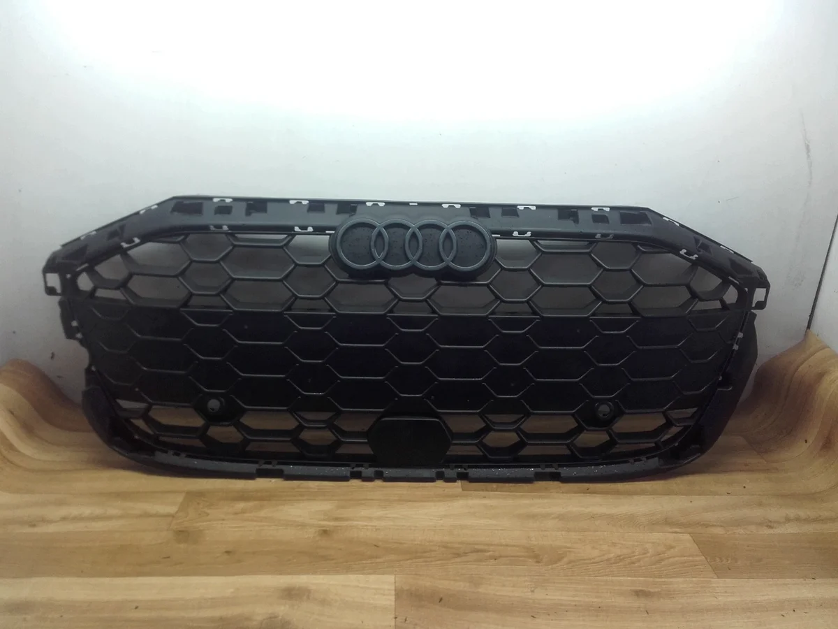 Rejilla Audi A3 8Y0 LIFT 24r- 8Y0853651AD