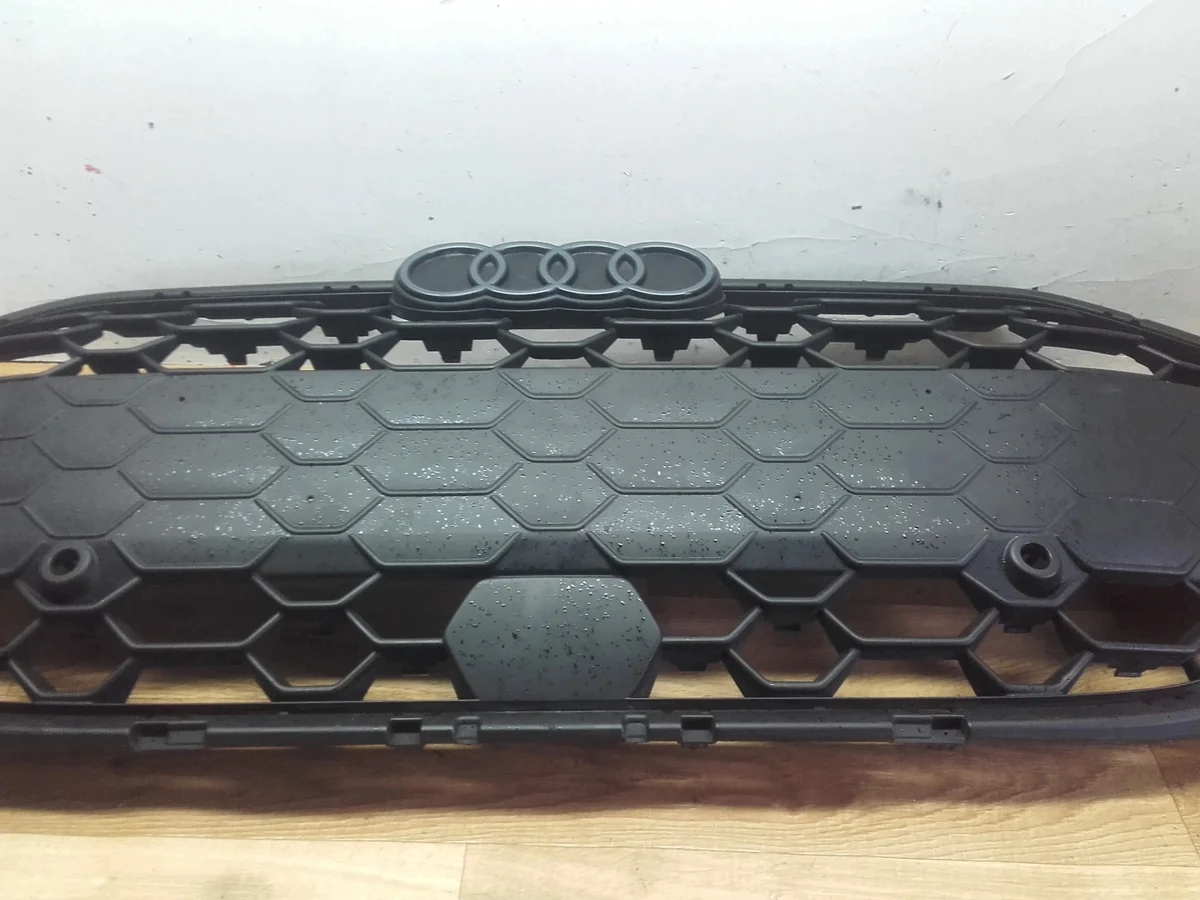 Audi A3 8Y0 LIFT Kühlergrill 8Y0853651AD image 3