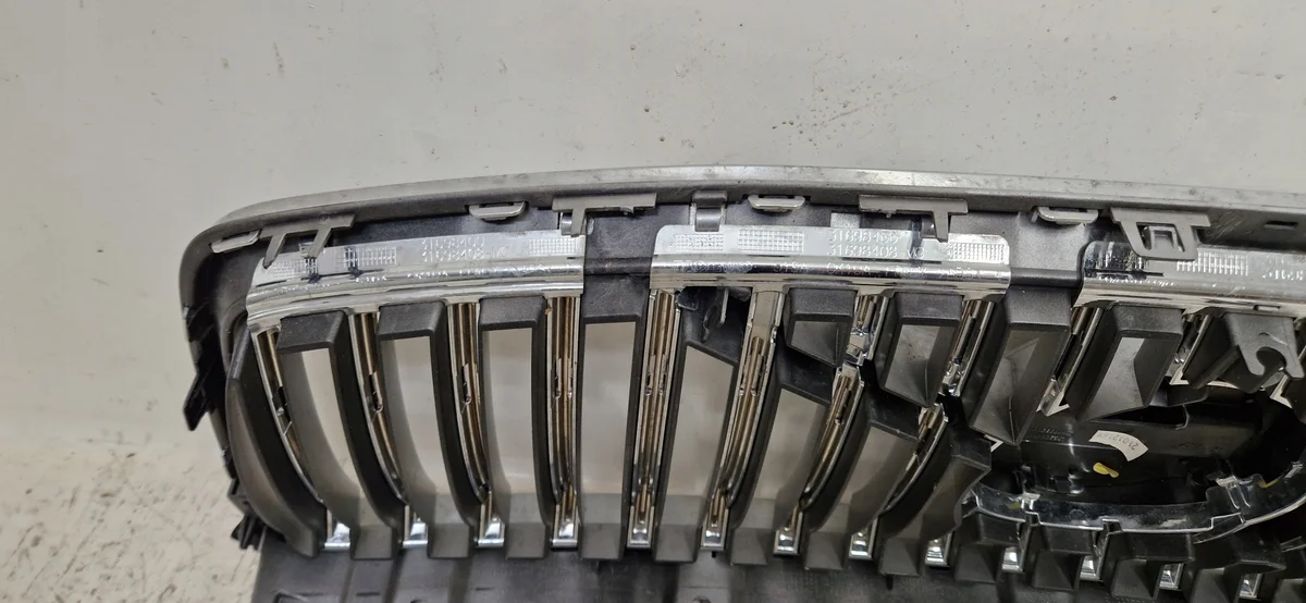 Volvo XC90 II LIFT Inscription Grill 31698400 image 6