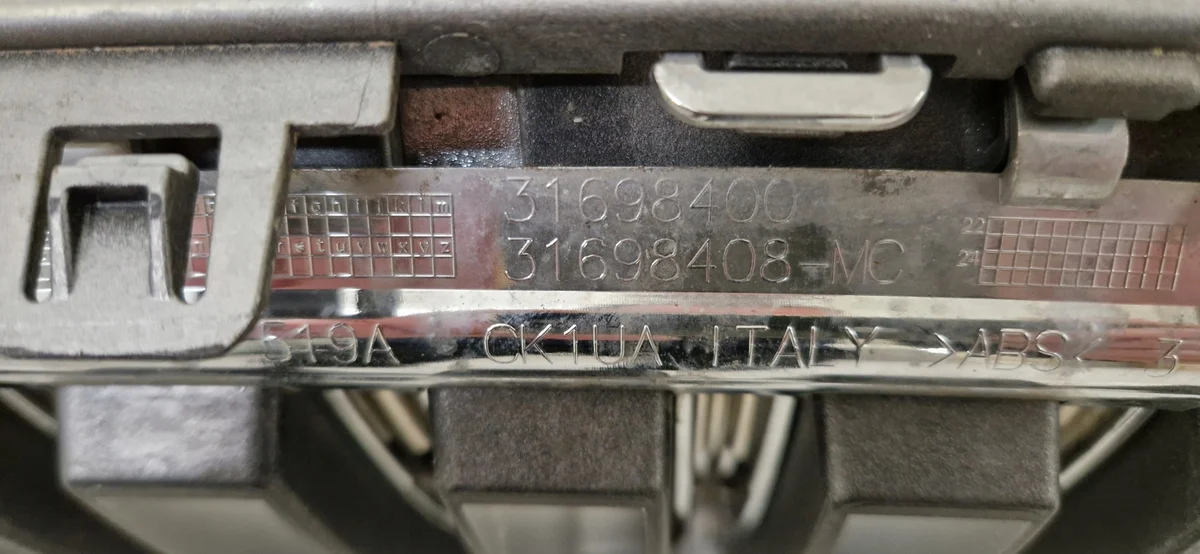 Volvo XC90 II LIFT Inscription Grill 31698400 image 8