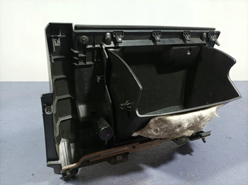 Mazda 6 III GJ Handschuhfach Gebraucht image 4