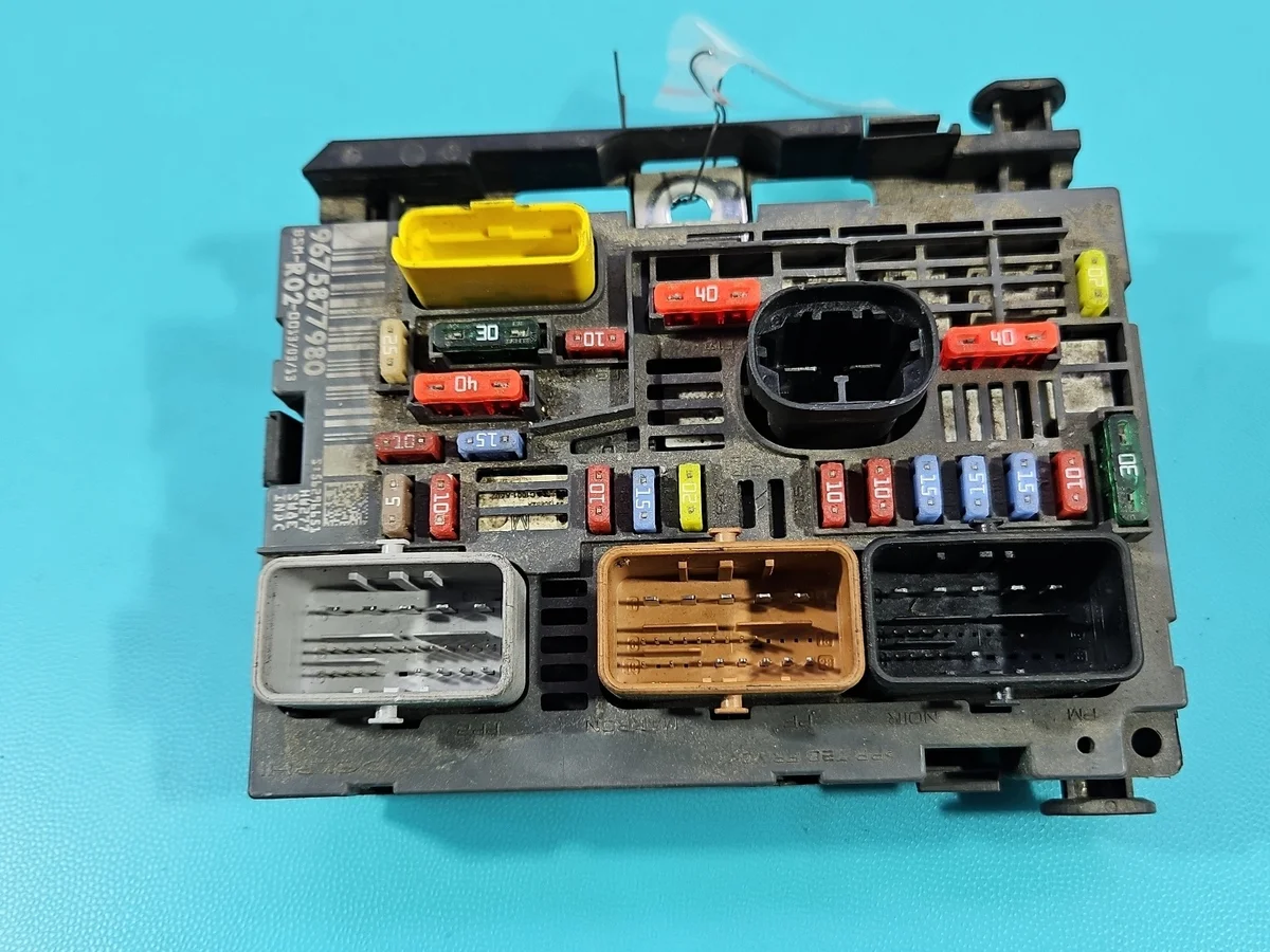Boîtier BSM Peugeot 3008 I 9675877980