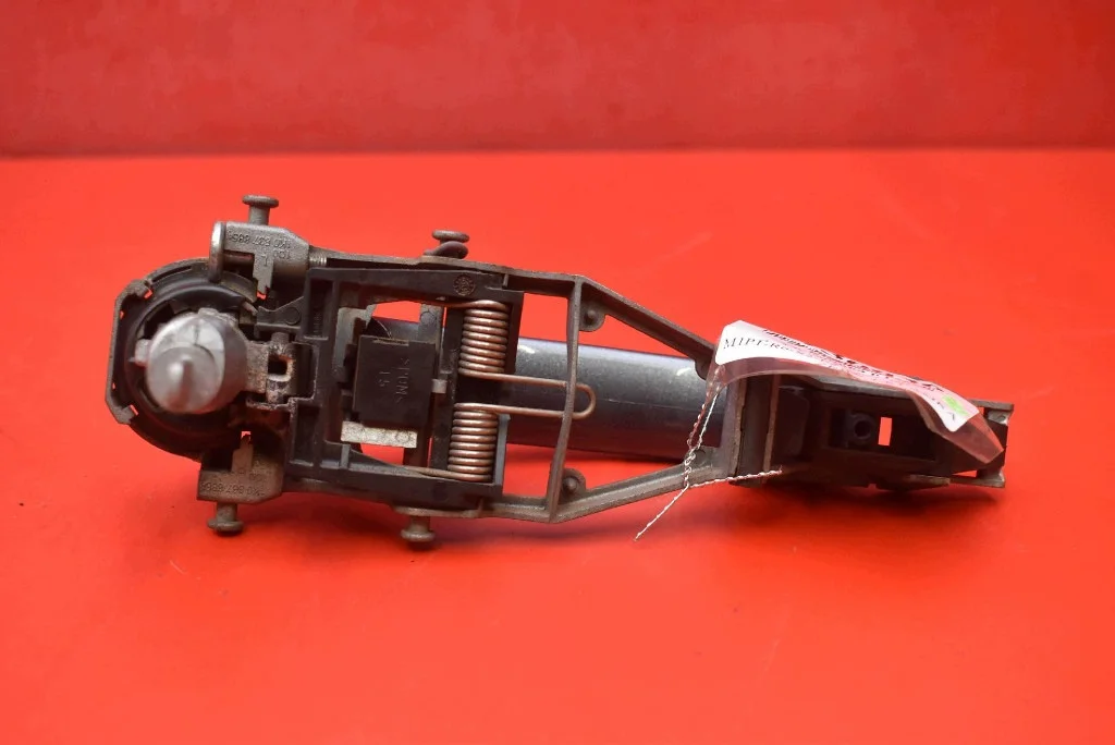 Türgriff Links Vorne Grau 1K0837885 VW Jetta image 3