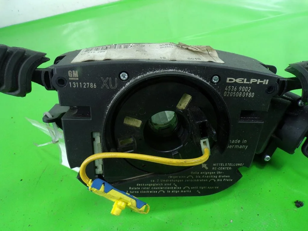 Opel Vectra C Ignition Switch F-394620- image 4
